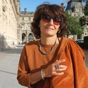 Posrebrzana nausznica bogato wysadzana kryształami. ZASKOCZ SIEBIE