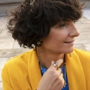 Duży złocony pierścionek z niebieskim kryształem. NIEBIESKIE OCZY