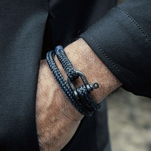 CABO VERDE. Pulsera azul oscuro con grillete
