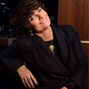 Złocony ażurowy pierścionek z czterema perełkami. LIZ