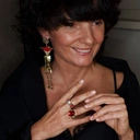 Regulowany pierścionek z dużym bordowym oczkiem. WIOSNĄ SOCZYŚCIE