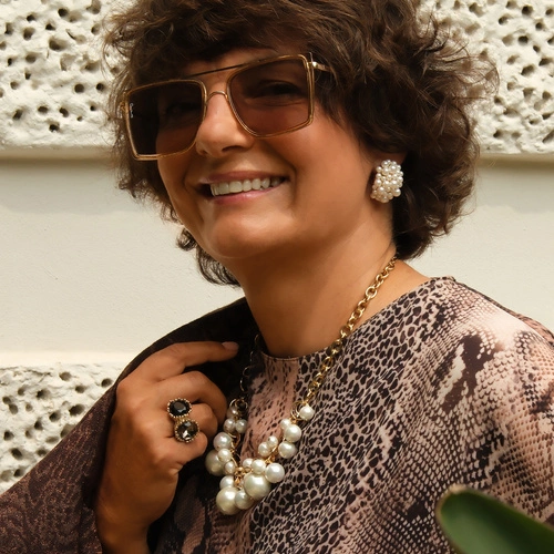 Kolczyki wysadzane białymi szklanymi perełkami Majorka. KĄPIEL Z BĄBELKAMI