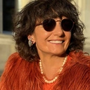 Krótki naszyjnik z dużych pereł w ciepłym odcieniu. W STYLU LAT 20-TYCH