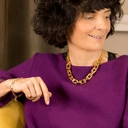 Złoty wisiorek na łańcuszku z zawieszką z literką P.  P - PIĘKNA