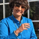 Złoty pierścionek na gumce z perełkami i kryształem. LAMPKA SZAMPANA