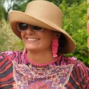 Długie kolczyki wiszące z różowymi płatkami z akrylu. HIACYNTY W ROZKWICIE