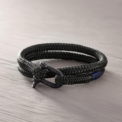 PARA UN HOMBRE CON PASIONES. Pulsera negra con grillete