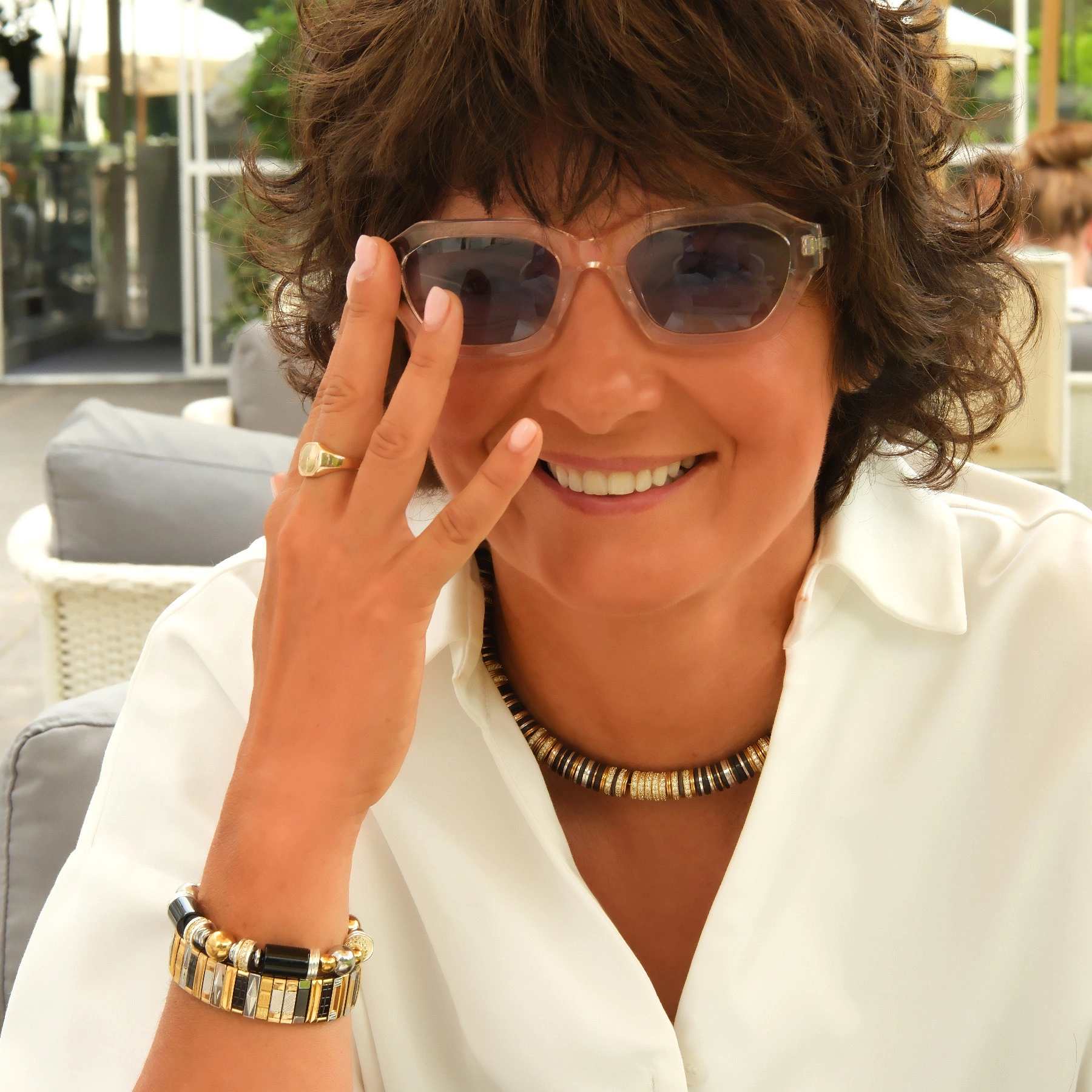 Pozłacany pierścionek w fomie palisady z cyrkoniami. SUNSET BOULEVARD