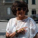 Pozłacana bransoletka z motywem kolorowego tukana. ŻYJ KOLOROWO