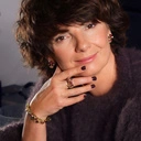 Złocony pierścionek z jadeitami, koralikami i kryształkami. TUTTI FRUTTI