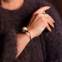 CREO QUE SÍ. Anillo ajustable de perlas 