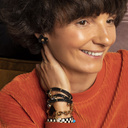 Siła spokoju. Czarna skórzana bransoletka z kryształkami