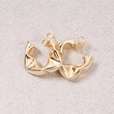 Drobne pozłacane kolczyki o nieregularnej formie. AWANGARDA