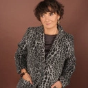 Sztywna złota bransoletka z dwiema brązowymi kulami. KOCHAM BRĄZ