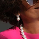 Krótki naszyjnik z białych szklanych pereł Majorka. BIAŁY BRZASK 