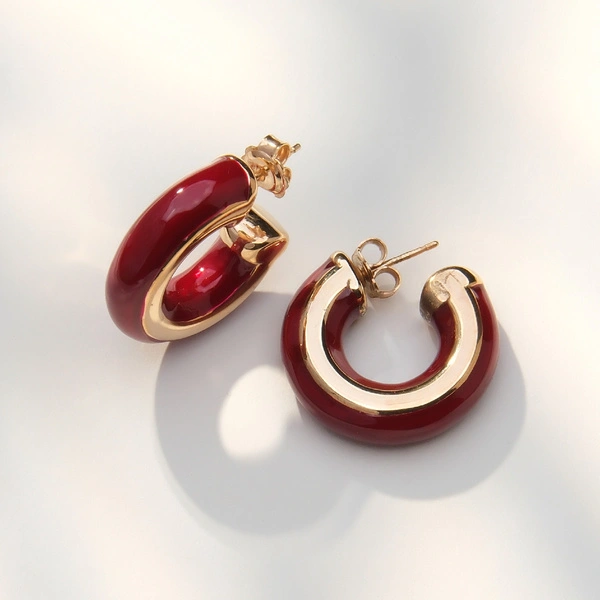 Złocone kolczyki okręgi emaliowane na cabernet. NAMIĘTNA CZERWIEŃ