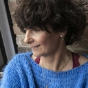 Wisząca kolczyki pod ucho zdobione kryształami. CIEPŁO-ZIMNO