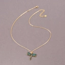 Pozłacany naszyjnik z zieloną ważką i kryształkiem. SZMARAGDOWY LOT