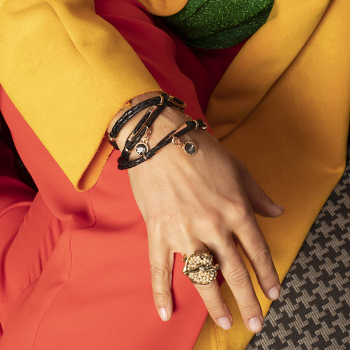 NO TENDA MIEDO DE VOLVERSE LOCA. Pulsera con tanga de cuero