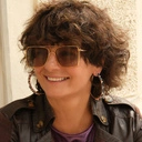 Posrebrzane kolczyki w formie półksiężyców z kryształkami. ISKRZĄCY EREV