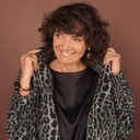 Pozłacane krzyże zdobione brązowymi kryształami. KRÓLOWA BALU