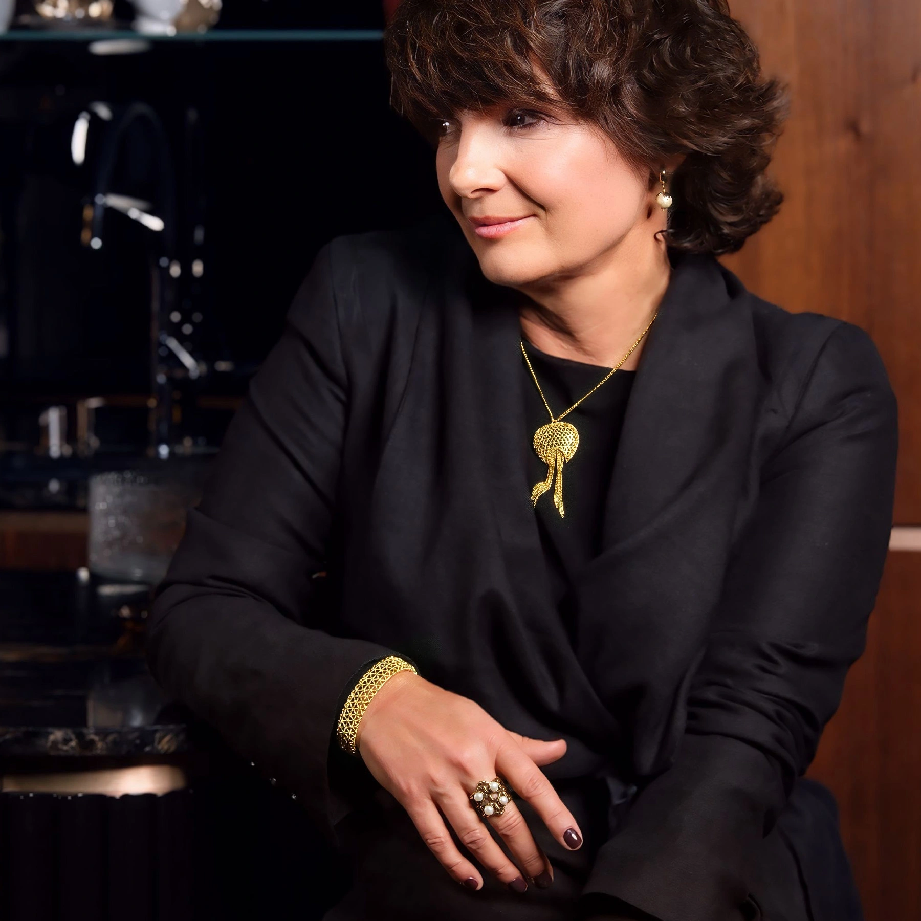 Złocony naszyjnik z ażurowym dekorem z łańcuszkami. BON AŻUR