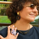 Pierścionek w kształcie liliowych astrów z koralikami. CHWILA NA LILA