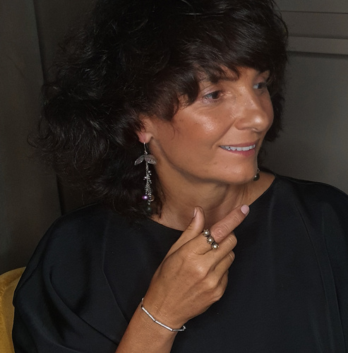 Delikatność i kobiecość. Kolczyki outlet