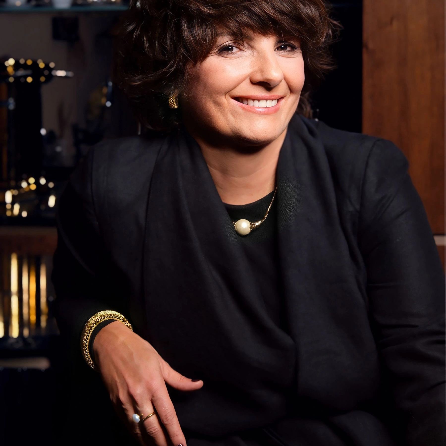 Szeroka złocona bransoletka z ażurowym wzorem. TWOJA PRZESTRZEŃ