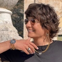 Pozłacany pierścień z perłą i diamentowymi łańcuszkami. UMBRIA BIANCO