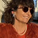 Krótki naszyjnik z dużych pereł w ciepłym odcieniu. W STYLU LAT 20-TYCH