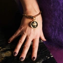 Bransoletka na łańcuszku z okrągłą czarną zawieszką. MOTYW SERCA