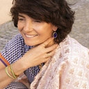 Pozłacany pierścionek z opalowymi kryształami. TU I TERAZ