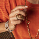 AMOR ES FUEGO. Cadena con corazón