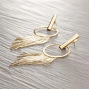 Złote wiszące kolczyki koła z frędzlami z łańcuszków. MIOTEŁKI