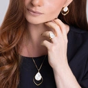 Złocone kolczyki w formie kropli z masą perłową. PERŁOWY DESZCZ