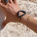 Pozłacana bransoletka z diamentowymi łańcuszkami. SPACER PO WINNICY