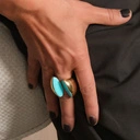 Złocony pierścionek w emalii w błękitnej tonacji. DWA NIEBA