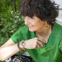 Bransoletka na pozłacanym łańcuchu z Matką Boską. MATKA