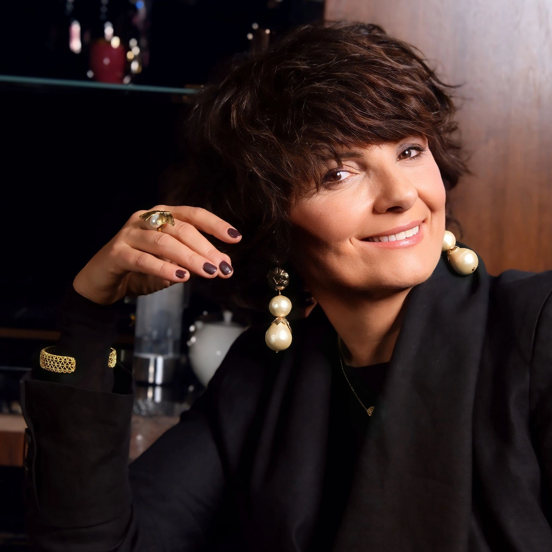 Pozłacany pierścionek z perłą i motywem muchy. BOUTON