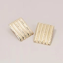 Złote kolczyki kwadraty o nieregularnej teksturze. POKAŻ SIEBIE