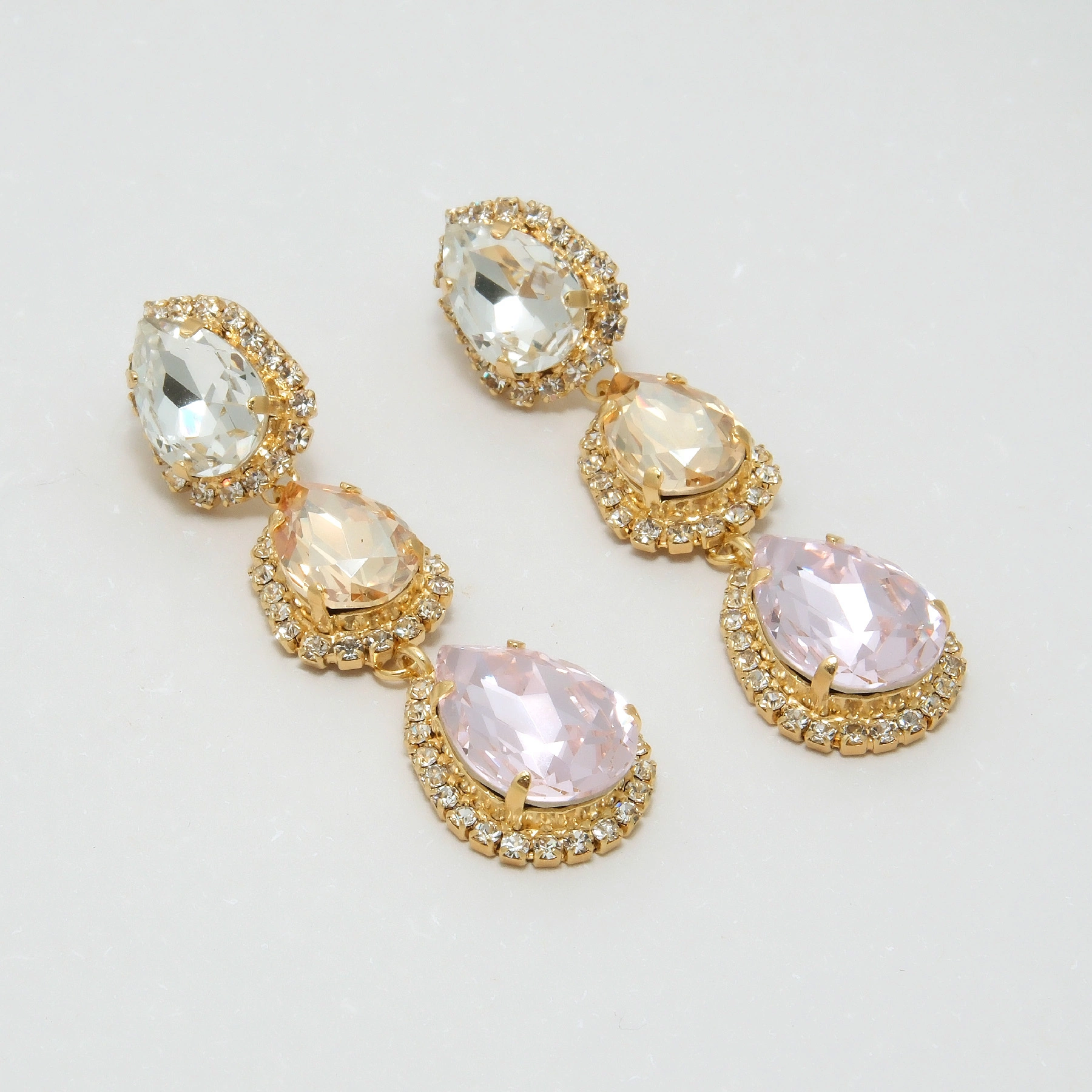 Pozłacane kolczyki wiszące z kryształami i cyrkoniami. SŁODKI TAMAR