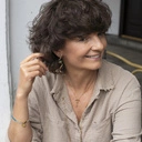 Pozłacany naszyjnik na łańcuszku z małymi krzyżami. PUNKOWY