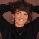 Srebrny naszyjnik z kwiatem wysadzanym kryształami. ENCANTO