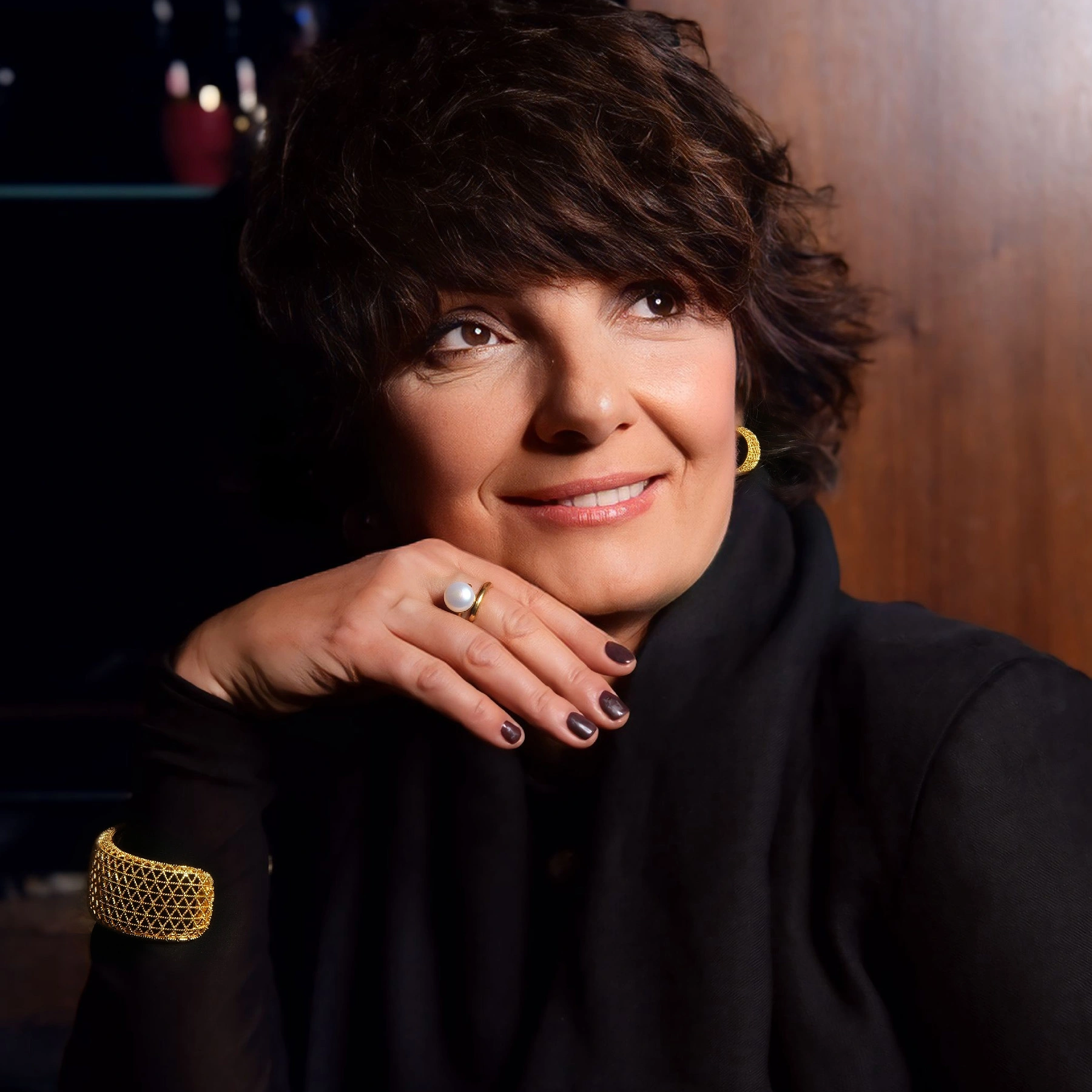 Szeroka złocona bransoletka z ażurowym wzorem. TWOJA PRZESTRZEŃ