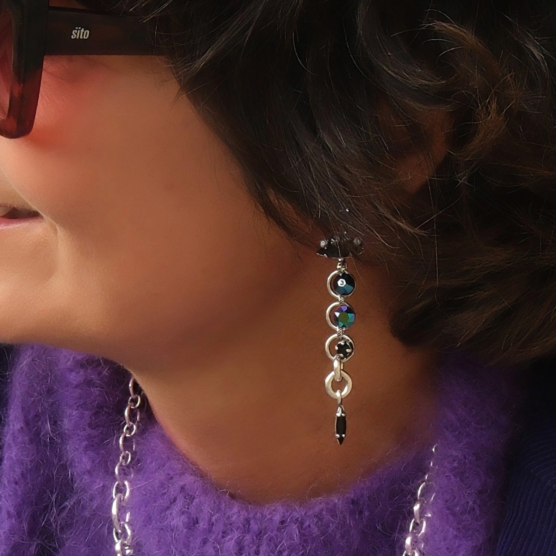 Srebrzane kolczyki łańcuchy z niebieskimi kryształami. LUSTRZANE CIASTECZKA