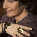 Bransoletka z koralików czarna ze złotą zawieszką. PAINT IT BLACK