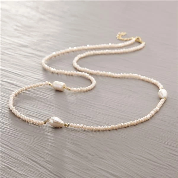 Długi naszyjnik z koralików i pereł hodowlanych. NONSZALANCKO NOSZĘ