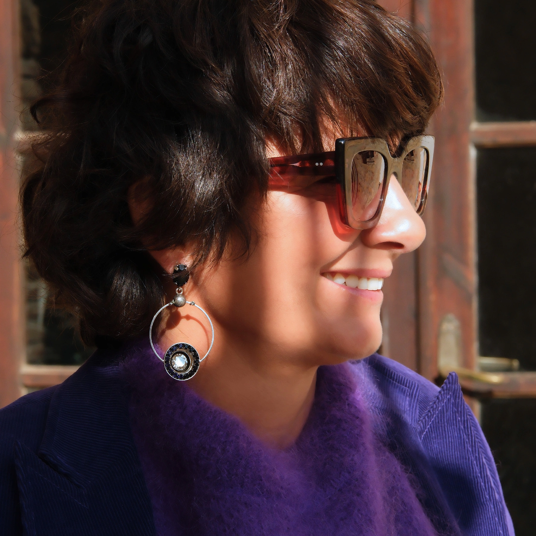 Srebrzone kolczyki koła z kryształkami w czerni i fiolecie. KOSMICZNA OTCHŁAŃ