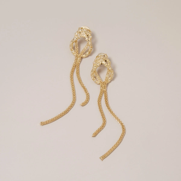 Pozłacane wiszące kolczyki wstążki z łańcuszków. CZUŁE CHWILE